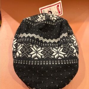 Wembley Black and White Snowflake Beanie